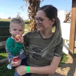 Meet your Posher, Stephanie